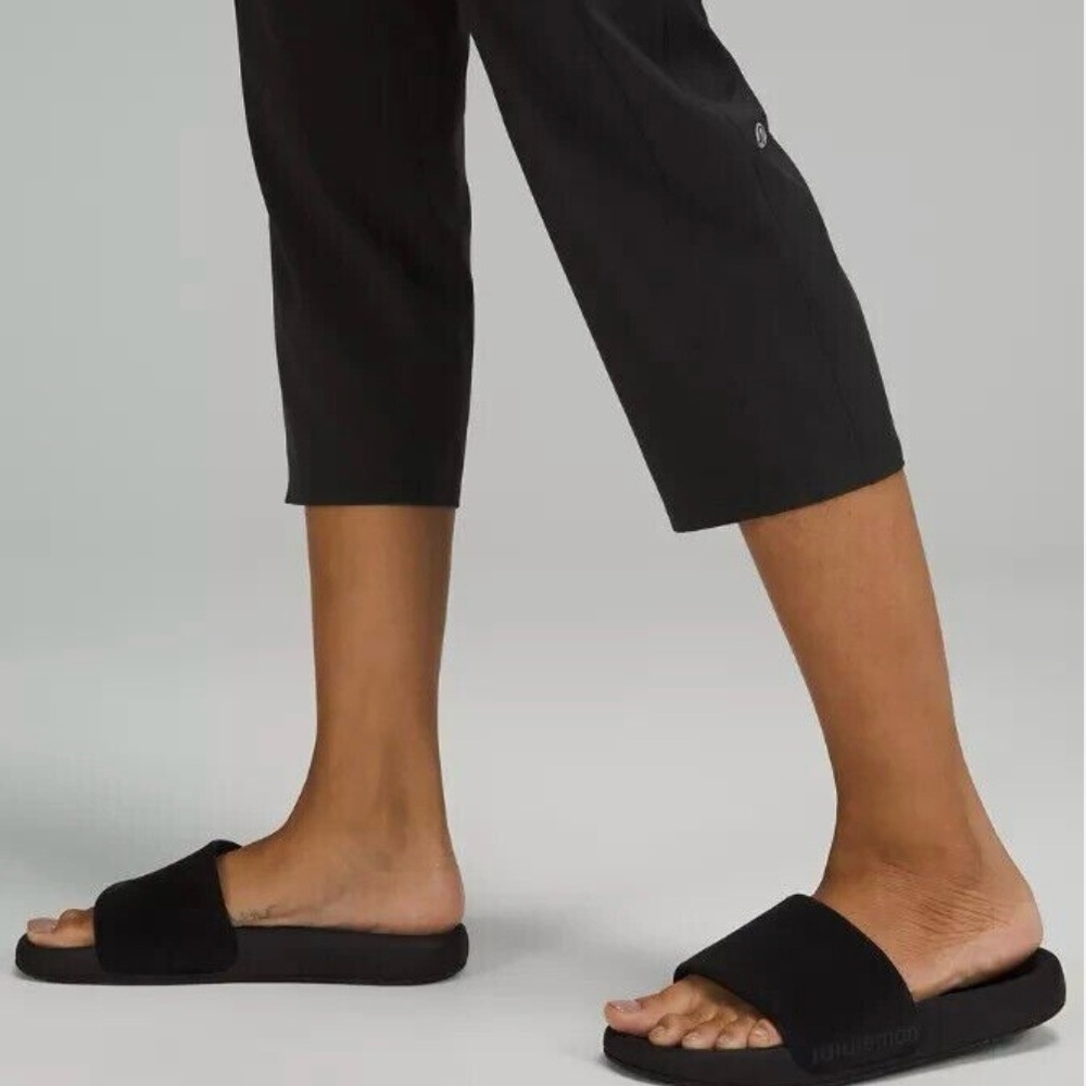 NWOT Lululemon Tapered-Leg Mid-Rise Pant 7/8 Length Luxtreme Black Size S - Picture 7 of 9